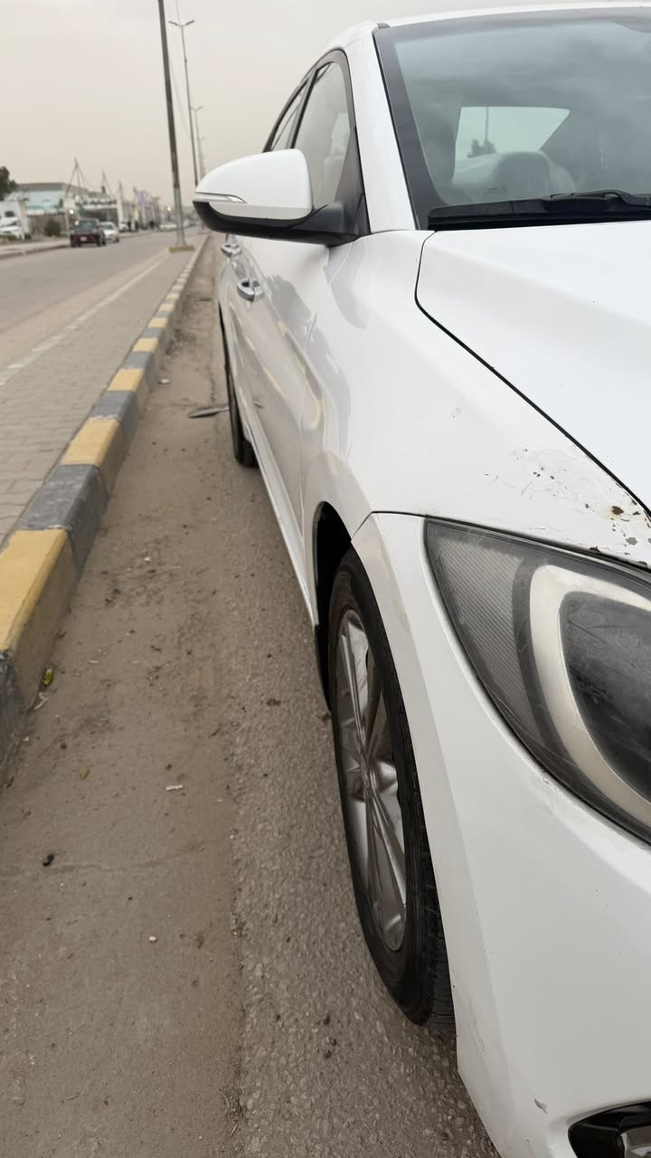 النترا ٢٠١٧ سياره جديده بأسمنه سنويه جديده 
سياره قطعه وحده صبغ بيهه سياره فول عدا البصمه محرك ٢٠٠ دوش خليجي  حساساي امامي خلفي فتحه مري شفط كامرة تحكمات سياره تخم تاير جديد حداديه جديده فقط التبريد ميشتغل كمبريسر موديل خليجي 
عنوان / نجف 
السعر /135 سونار مرفق مع الصور 
الرقم /***********
