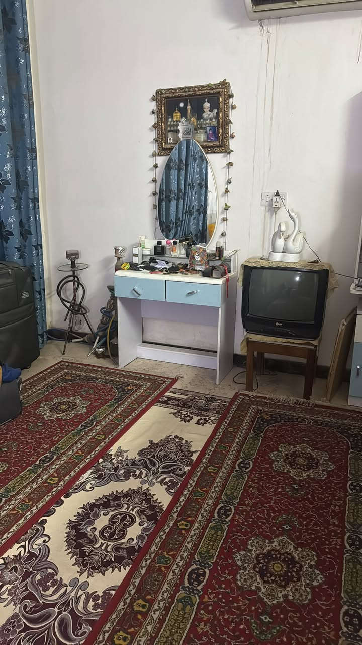 مرحبا عندي غرفتين نوم لفرد الأولى ماليزيه لونها سمائي addice  متكونه من ه قطع والأخرى ذات لون احمر تركي متكونه من ه قطع لفرد ايضاً وليس لطفل على من يرغب الاتصال بي


**إذا كنت صاحب هذا الإعلان وتريد حذفه لأي سبب، رجاءا أرسل رسالة إلى الدعم الفني**