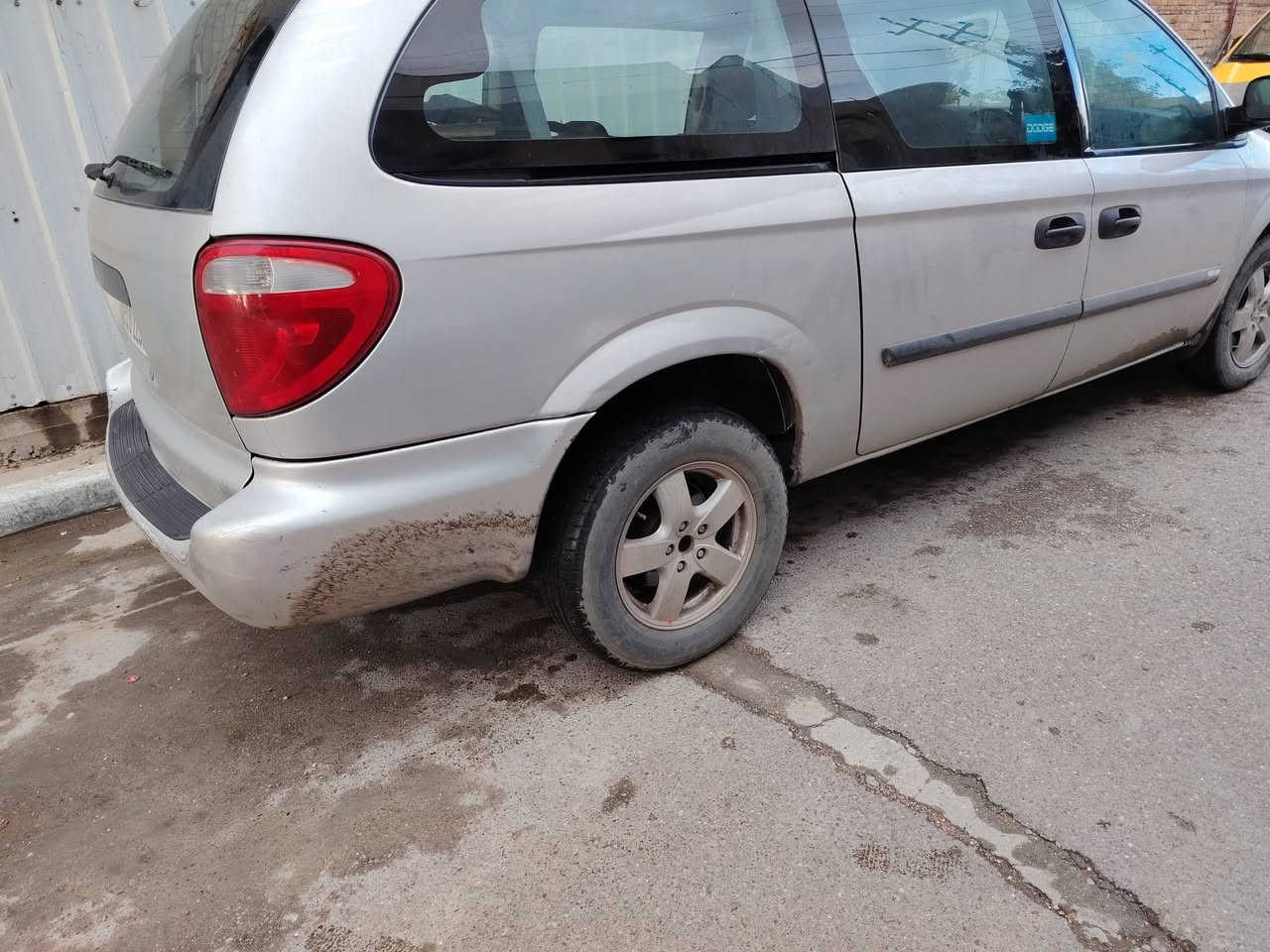 دوج كرفان بسمي موديل 2007 محرك كير تبرير 3قطع جيد جدا بيه جاملغ تبديل امامي بدون داخل السعر 73 مكان بغداد منصور الإسكان ***********
