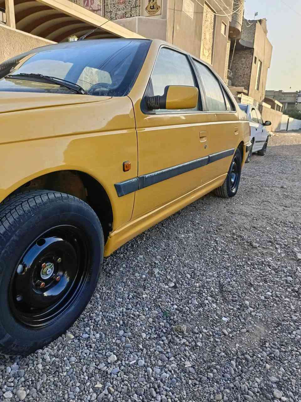 السلام عليكم بيجو بارص موديل 12 هيئة مصفرة سنوية ل 28 مكفولة ما عدة بنيد مبدل بدون حادث مبدل مدوشمة عام مكينة كير تبريد كفاله سعر 42 العنوان بغداد الرقم ***********

