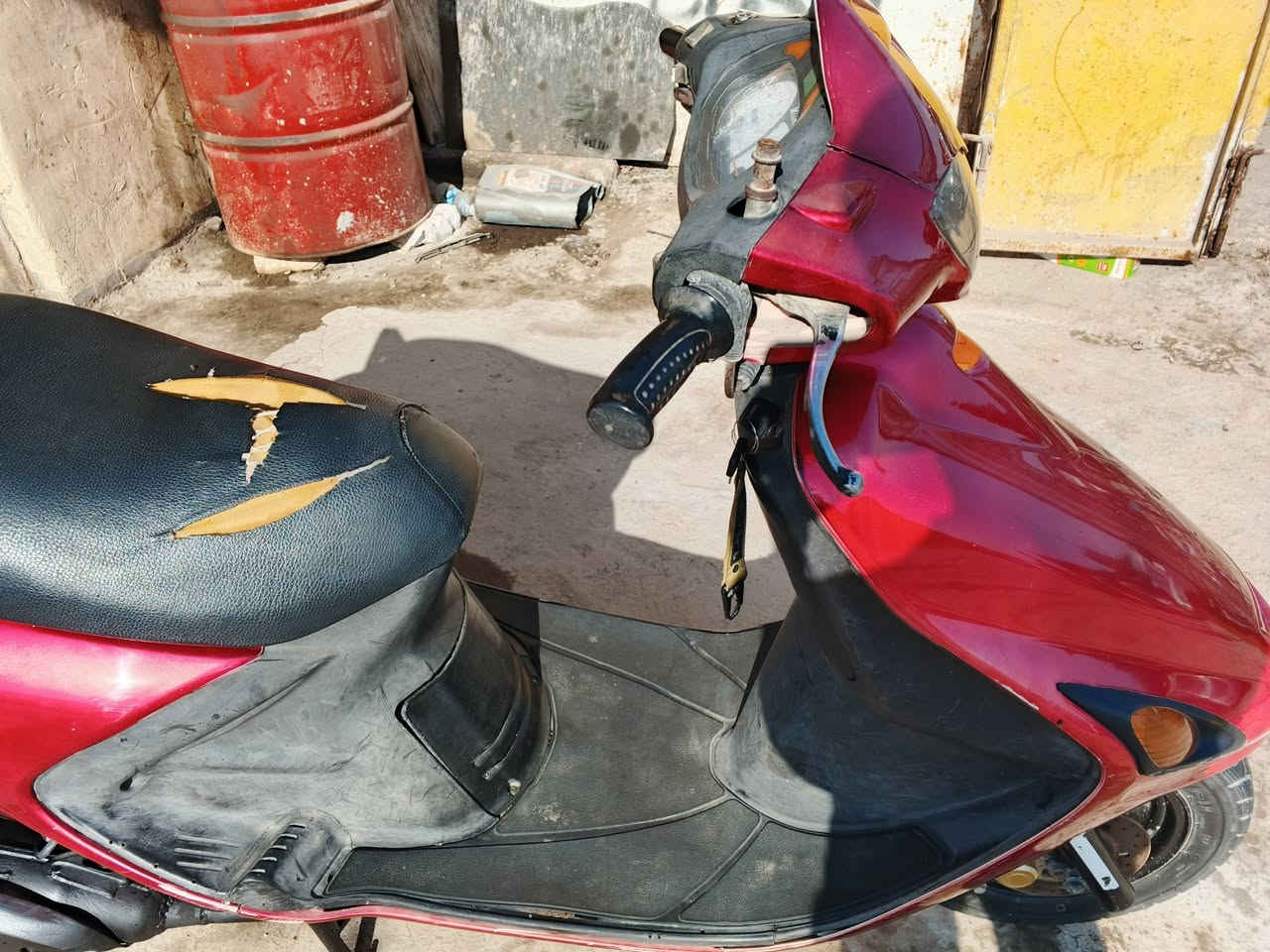 سلام عليكم دراجه كرستال فحل للبيع دراجه جديده صار شهرين من طالعه من الرمبه المكان بابل بكرلي تواصل ***********
