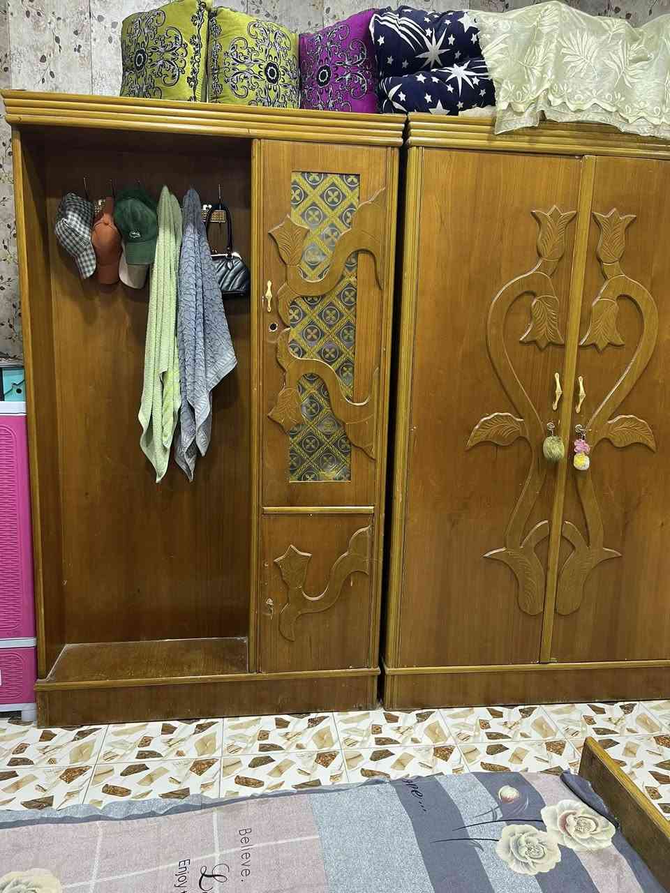 السلام عليكم غرفه للبيع نجاره يدويه نضيفه كلش 
المكان نجف ـ قريه الغدير 
رقمي***********اثير 
***********اسيا
السعر550وبيه مجال بسيط
