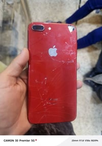 آيفون ٨ بلس • ٦٤ • ظهر مكسور