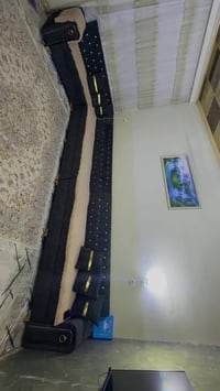 ديوان للبيع مستخدم قليل طول 7امتار مع كوشات سعر 500مكان اسره ومفقودين0...