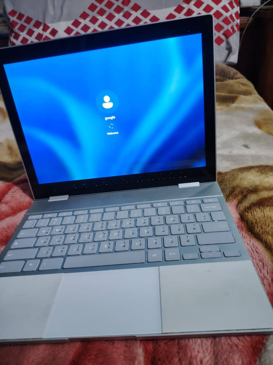 للبيع Google Pixelbook 360 Touch
🔹 المعالج: Intel Core i7
🔹 الرام: 16GB
🔹 التخزين: SSD 512GB
🔹 شاشة لمس وقلاب 360°
🔹 نظام Windows 10 مثبت وجاهز
🔹 بطارية جيدة وأداء سريع
ملاحظة: بعد تنصيب الويندوز يحتاج فقط تعريف اللمس والصوت حتى يشتغلن بشكل كامل، وباقي الجهاز يعمل بصورة طبيعية.
💰 السعر: 400,000 الف قابل للتفاوض بالمعقول. او مراوس ايباد 
***********
