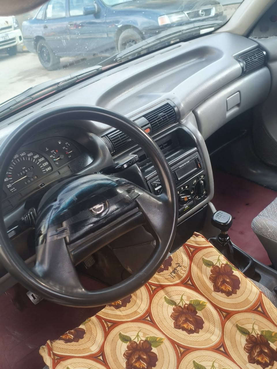 سياره استره جديده  موديل 93 البيع مكاني كركوك ‏‪0785 817 3576‬‏
