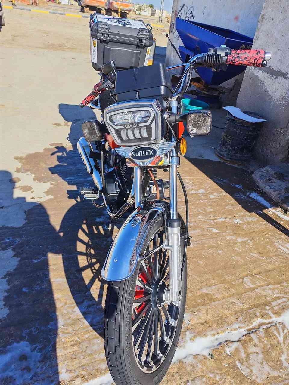 سلام عليكم للبيع رقم موديل 25 كفاله عامه محرك ميتين سعره مليونين أو ربع أو بيه مجال ***********
