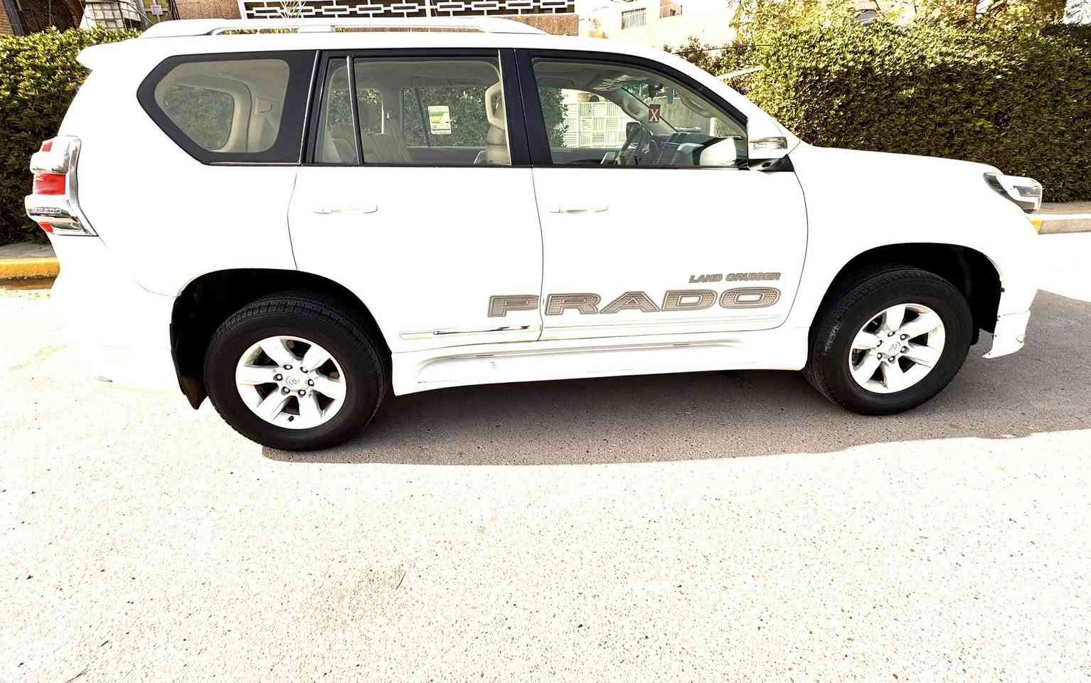 سلام عليكم 
للبيع تيوتا برادو 2016 T.X.L خليجي استلام شركة  رقم اربيل ماشيه93الف كيلو نظيفة كلش السيارة 👀 كير محرك مكفولات صور السونار بامنشور 👇
مواصفاتها : 
فتحة سلايد 
محرك 6 سلندر 4.0
حساسات خلفيه 
كامرة خلفيه 
شاشه جبيره 
لايت عدسة زينون 
كراسي الاماميه كهرباء 
زراك لايت 
مري شفط ويا السويج 
بصمة 
3 قطع تبريد 
كامرا 360📽️
سيارة كاملة كلشي مناقصهة 
السعر 340$
للاستفسار اتصال  
‭0771 751 9579‬
‭0774 415 4477‬
مكاني بغداد الطالبية مجاور مسبح الصفا🏊‍♂️
