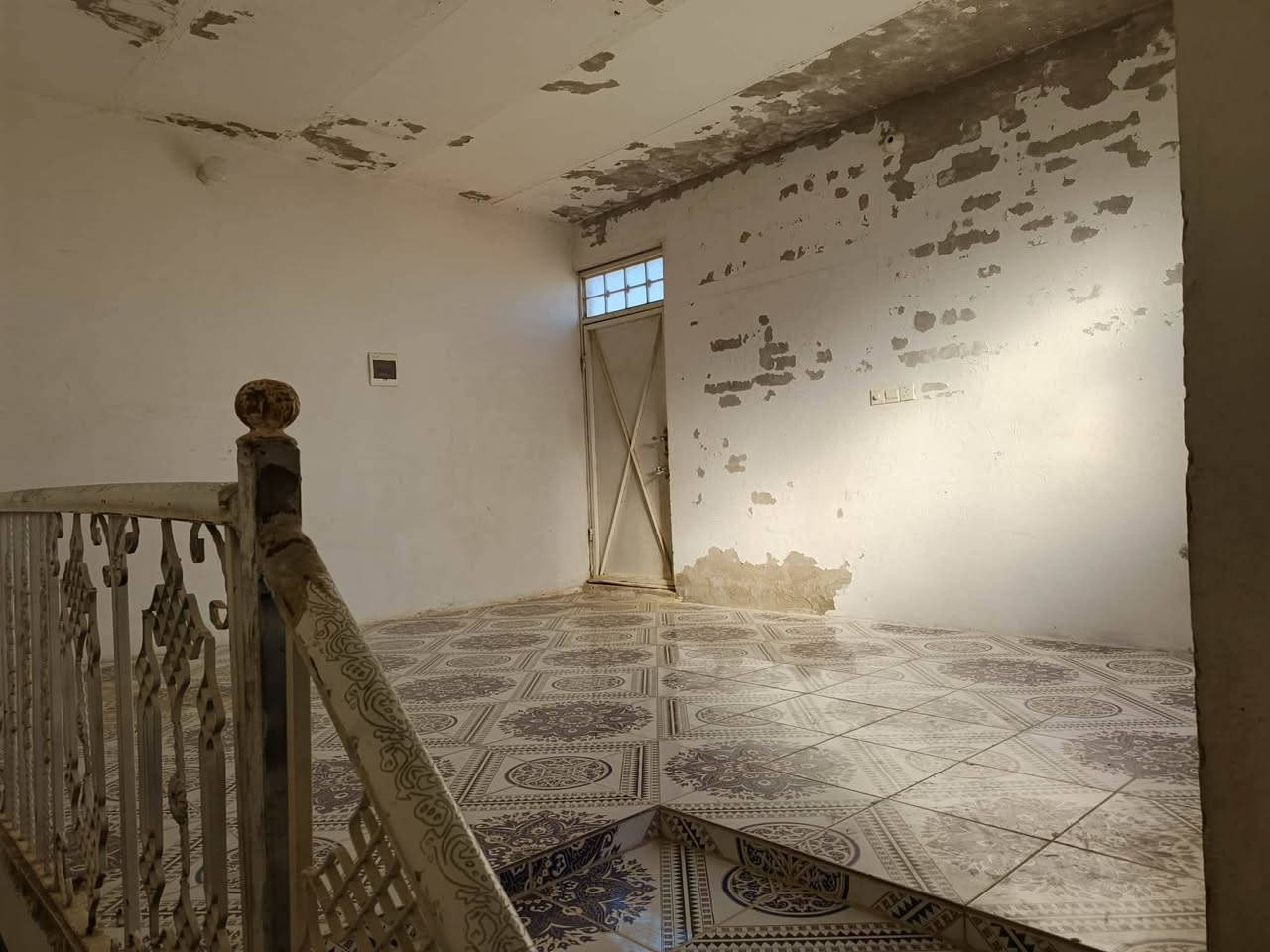 بيت للبيع مساحته 105
الراشديه الأولى 
الأساس رفت 
السكف صب 
السعر ٦٧
باقي التفاصيل خاص او الاتصال بالرقم 
***********
