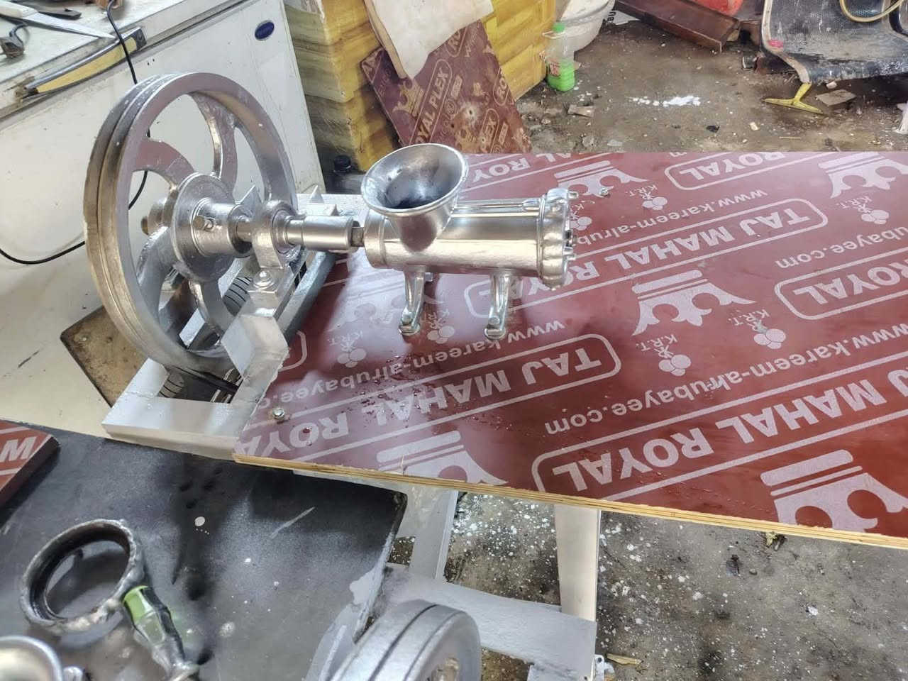 مكينه لحم حجم كبير ع فحص شغاله ماطور سريع السعر 350 تفحص وتاخذ مكان كوفه شارع لمعمل قرب مجمع لمختار *********** النجف, العراق
