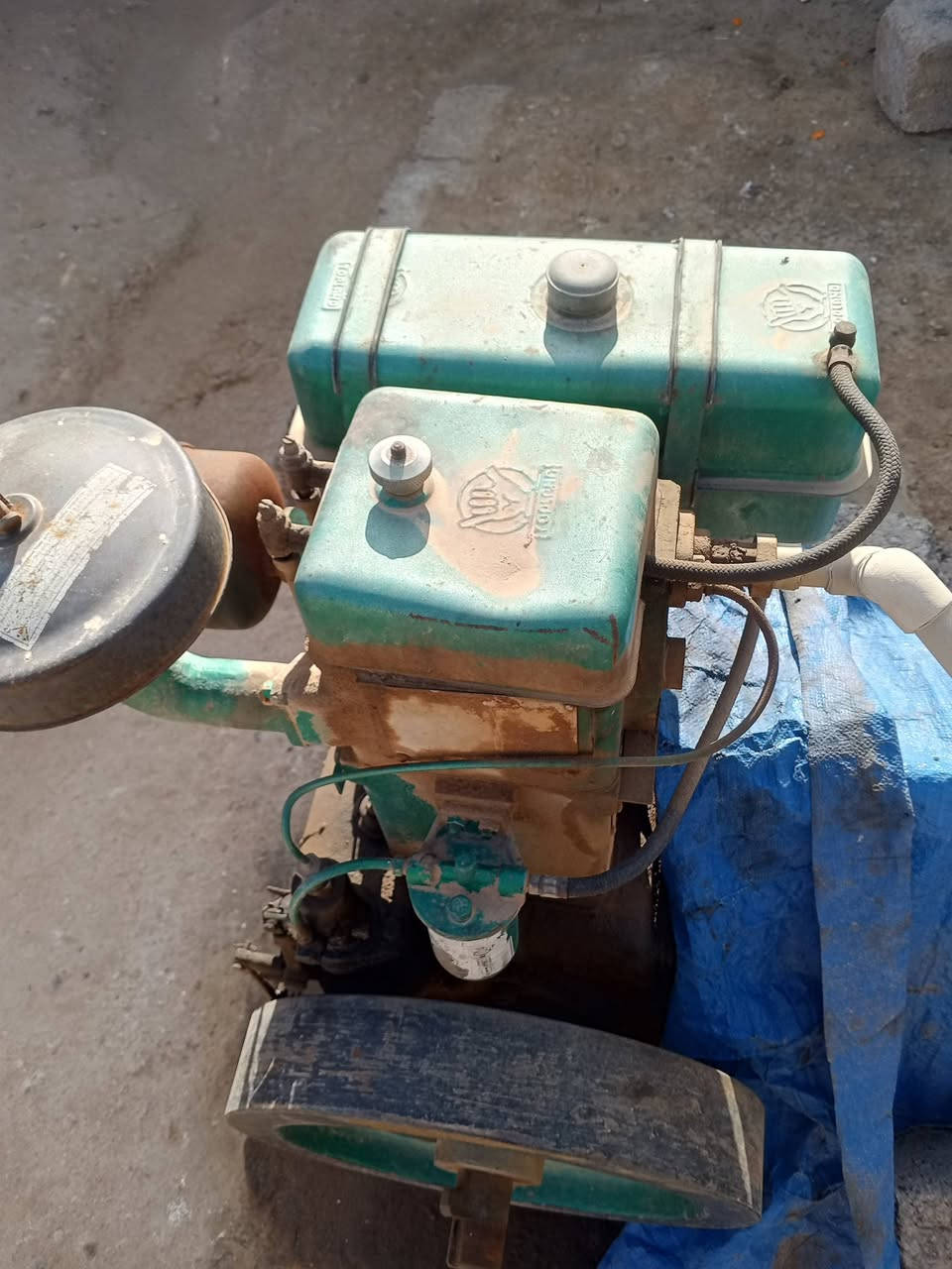 السلام عليكم
مولد للبيع توب لاند جديد بشكل مبدلو ثلاثة تبديلات دهن بعدو شركه مع راس توليد 

(ملاحظه يرادله غسل فقط)

السعر اتصل *********** بي واتساب
