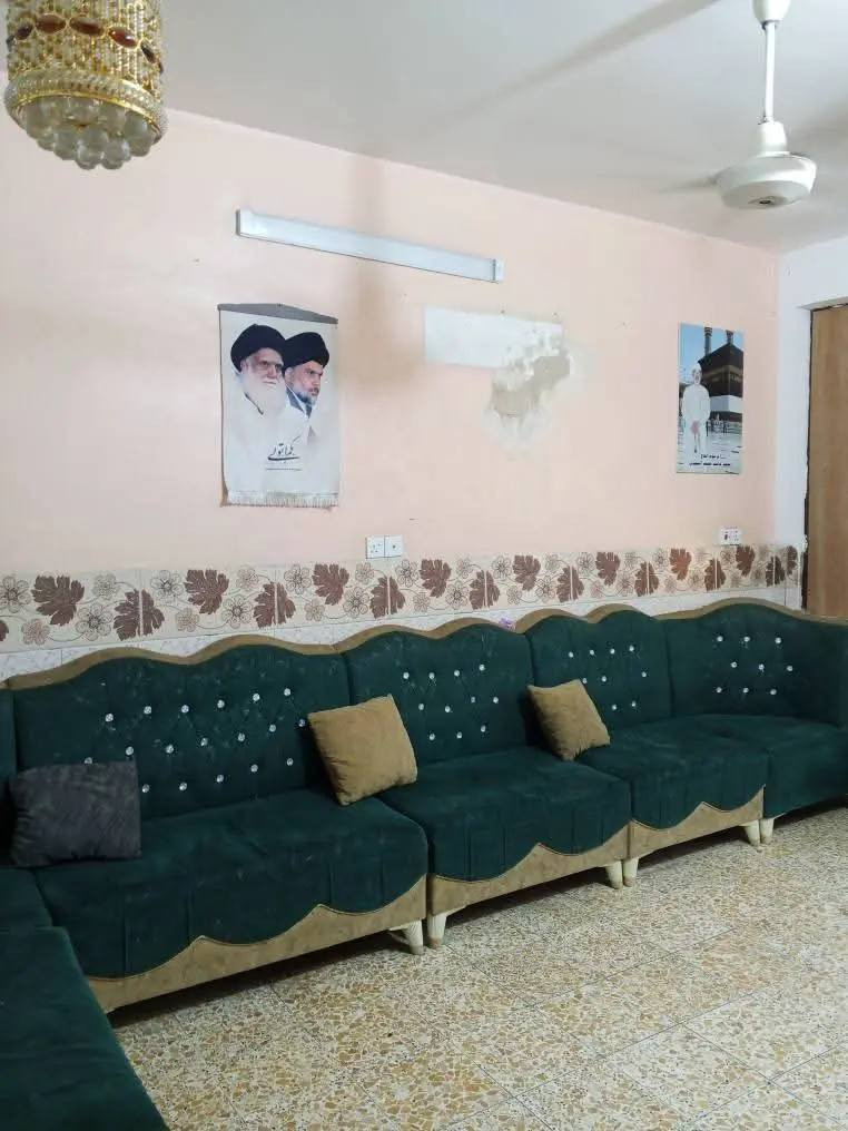 السلام عليكم بيت ٧٠متر خلف المعارض وقف الحجاج سبع ابكار للبيع البيت ٣طوابق شارع مقرنص بيت ركن واجهه ٧النزال١٠ كامل الخدمات زراعي سند ٢٥ بي إنذار كاتب عدل سعر ١١٥وبي مجال للإستفسار *********** الجميع@
