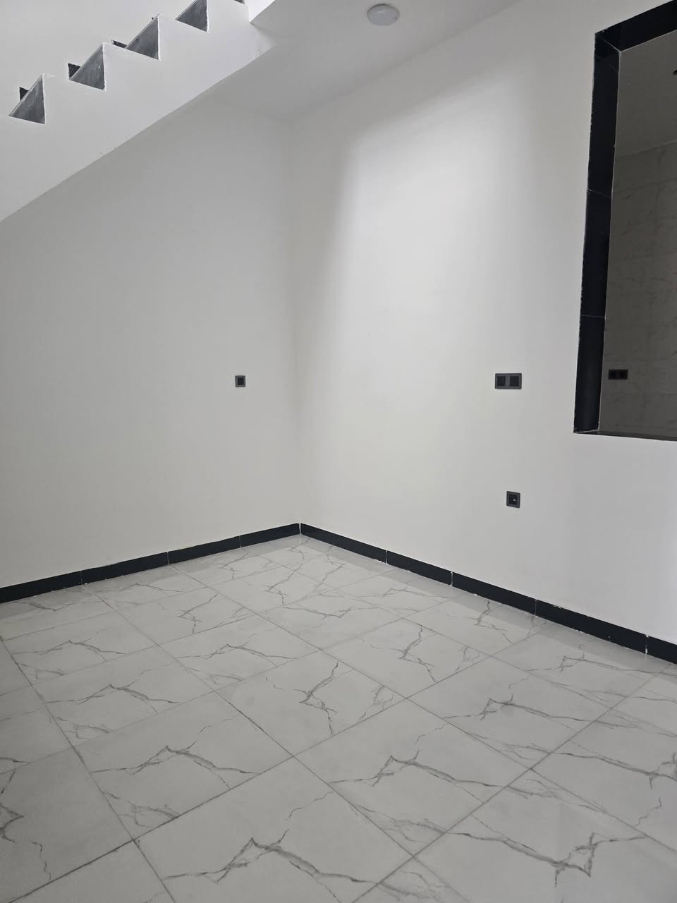 مشتمل ١٠٠ متر مطلوب مبادرة للبيع
السعر ٢٠ مليون ومطلوب ٩٥ مبادرة تتحول على المشتري 

حي الحوراء _شارع الكفاح 

***********
