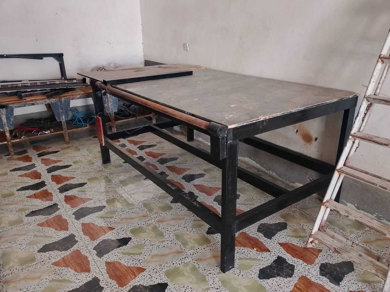 السلام عليكم منشار صينه فتحه كاشو مالته 2 متر شغل درجه اولى *********** وبسعر مناسب
