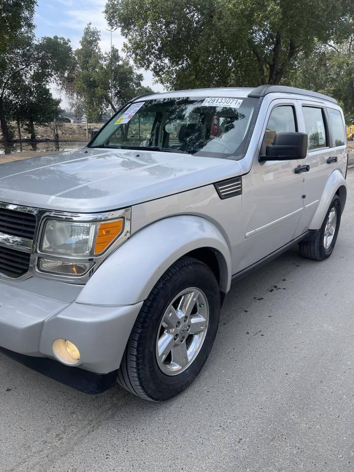 جيب نيترو 2011وارد امريكي حادث طخه بالجاملغ والبنيد السياره جديده جداً او جاهزه من كلشي رقم بغداد دولي بسمي مكينه 6سلندر ماشيه 120الف السعر 103او بيها مجال العنوان بغداد الامين الثانيه رقم الهاتف ***********
