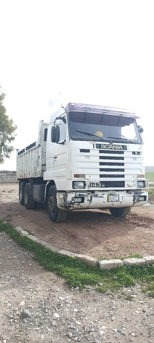 سكانيا 143بطه 96 سقف عالي كير 900محرك فحمي سنكل جوبليس حصة كاز طخم تاير باتري جديد محرك كير شاصي شرط رقم نينوى الماني الشرعي موجود يريد تحويل مكاني قرب سيطرة العقرب جاهزه عالشغل باقي التفاصيل اتصل وتدلل ***********

