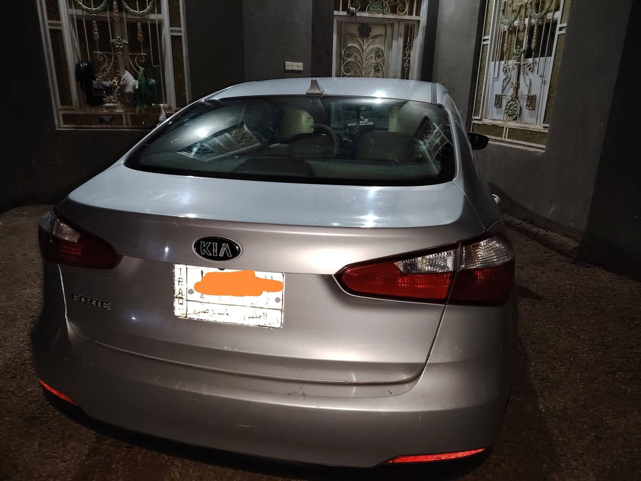 السلام عليكم اخوان سياره فورتي 2016 حره رقم مثنى بسمي السياره جديده كلش ماشيه 144 محرك 2000 دوش كير محرك تخم تاير تبريد سياره ما ناقصه شي السياره شاشه ايباد بيع او مروس السعر ١١٨ وبيه مجال مكان السماوه ***********
