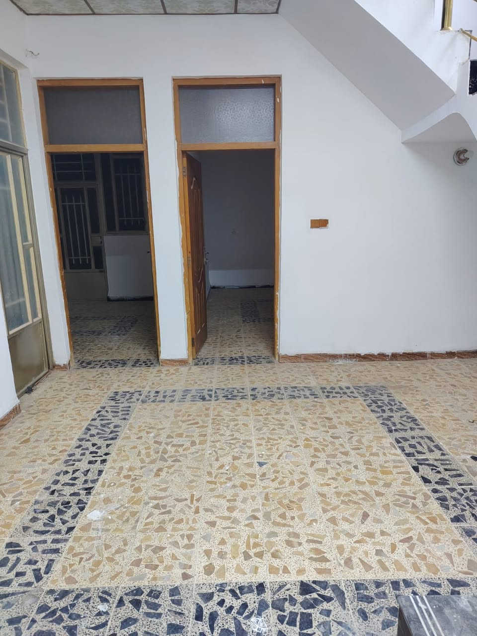 بيت للايجار بحي الاجبيرية الثالثة  نهاية التبليط منطقة مخدومه
خط مولد جاهز 
المساحة ١٢٥ 
غرفتين نوم 
غرفة خطار و صالة 
حمام داخلي وخارجي 
سعر الايجار ٣٢٥ 
عند تأجير البيت التزام بالعقد دفع الماء والكهرباء 
للاستفسار ***********
