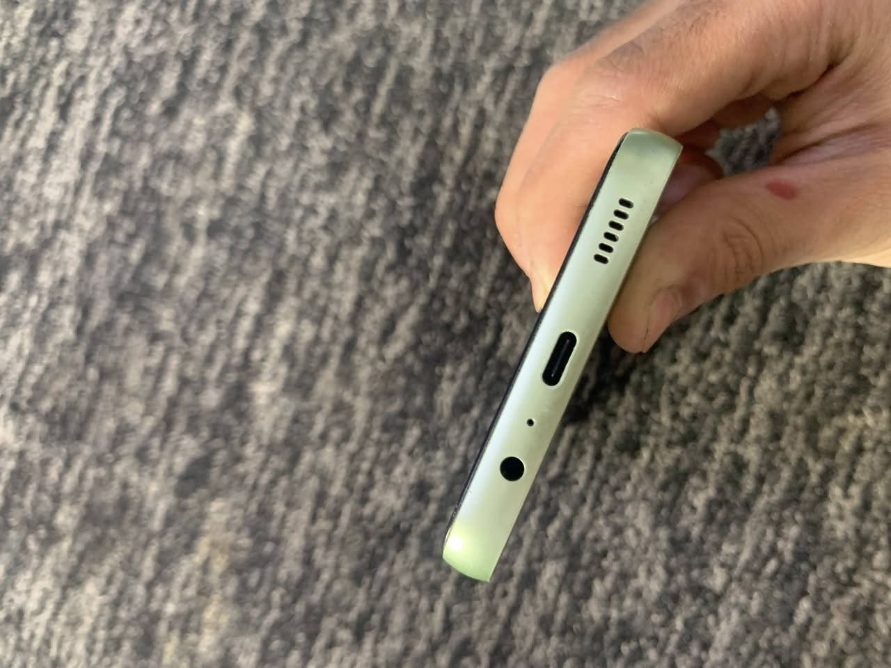 السلام عليكم جهاز سامسونغ A14 نضيف الجهاز بحاله ممتازه لا مفتوح ولا مصلح  اي شي ما مبدل بي  نضيف استعمال مال بيت كلشي مابي ويا الكارتونه مالته مال جهاز هم موجوده السعر رايده ١٠٠ اي استفسار ادخل على الخاص متواجد باي وقت


**إذا كنت صاحب هذا الإعلان وتريد حذفه لأي سبب، رجاءا أرسل رسالة إلى الدعم الفني**