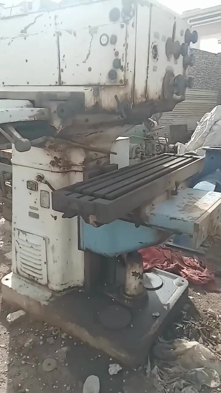 فريزه جيكيه نمره ٥ دبل اسلايت +فريزه ألماني اسكوده نمره ٣+ادريلات ألماني كير بوكس عدد ٣ +تورنه انكليزي ٢متر تفتر علفرش ٦٥ بكصه ٩٠ للبيع العنوان الرمادي الانبار رقم تلفوني***********/***********
