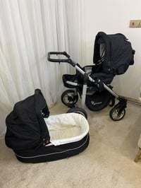 عربة أطفال وكرسي • إيزوفيكس • نضيف قليل الاستعمال