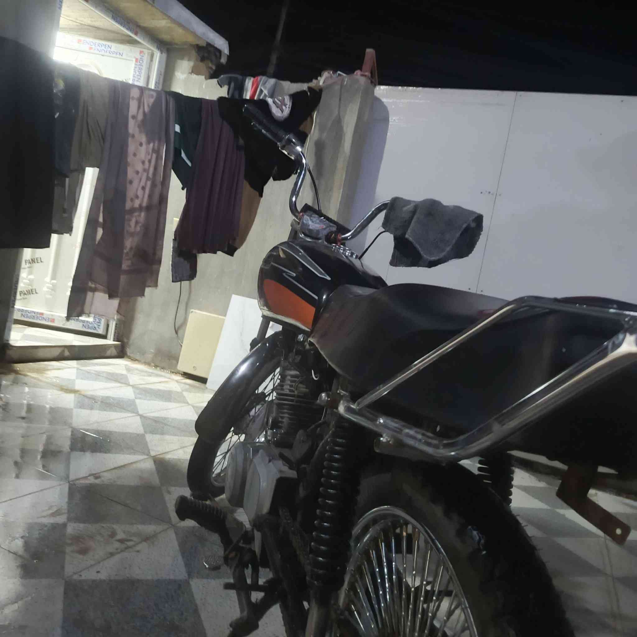 سلام عليكم دراجه البيع اوراق شاصي ٢٢ مال نامه ومحرك رشا دراجه شوفت عينك سعر 300 وبيهه مجال ‏‪***********‬‏
