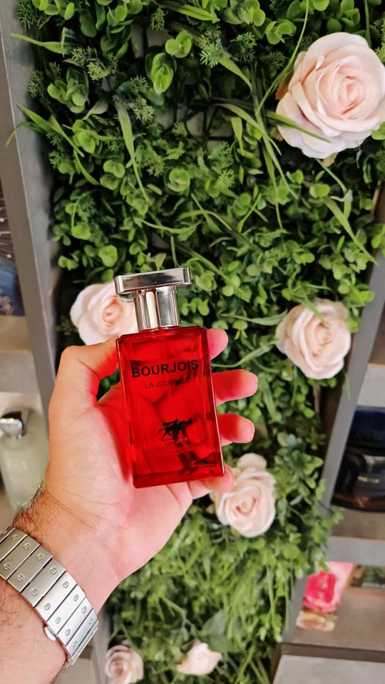 احدث اصدارات شركة سيڤور برجواز الاحمر 😍 #سنان_للعطور #اكسبلور #مشاهير_تيك_توك #عطور #كرم_العطاء 


**إذا كنت صاحب هذا الإعلان وتريد حذفه لأي سبب، رجاءا أرسل رسالة إلى الدعم الفني**