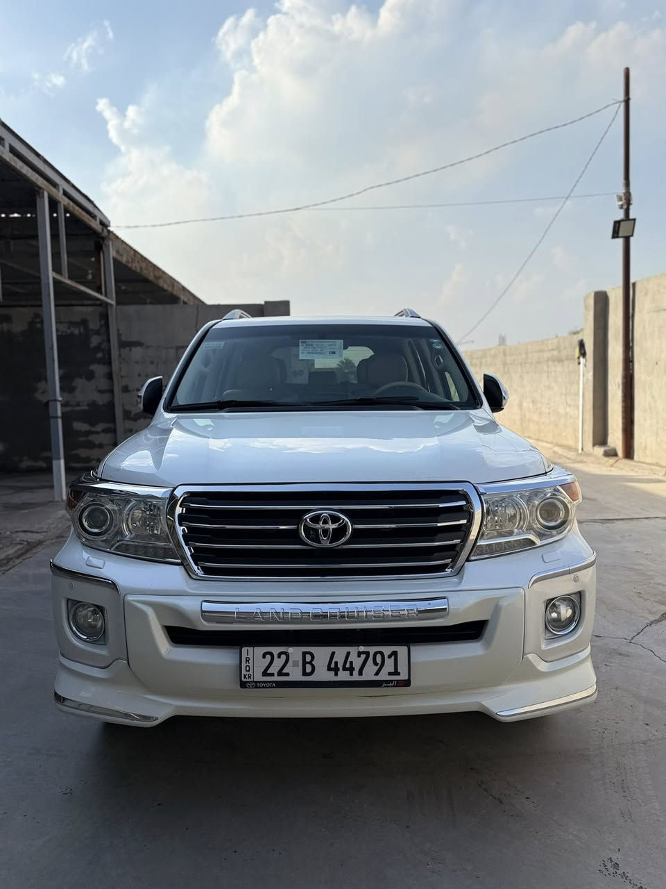 للبيع او المراوس 
لاندكروز ابريم 2013 
6سلندر 
رقم اربيل تحويل او وكاله 
كفاله من الصبغ والتبديل فقط بارد بيهة 
كير محرك كفاله 
السعر 349 وبيه مجال بسيط 
العنوان واسط قضاء الزبيديه 
***********
