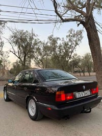 من رخصة الادمن المحترم  للبيع bmw حجم 525 مسكر فاينوس موديل 1993 اصل ا...