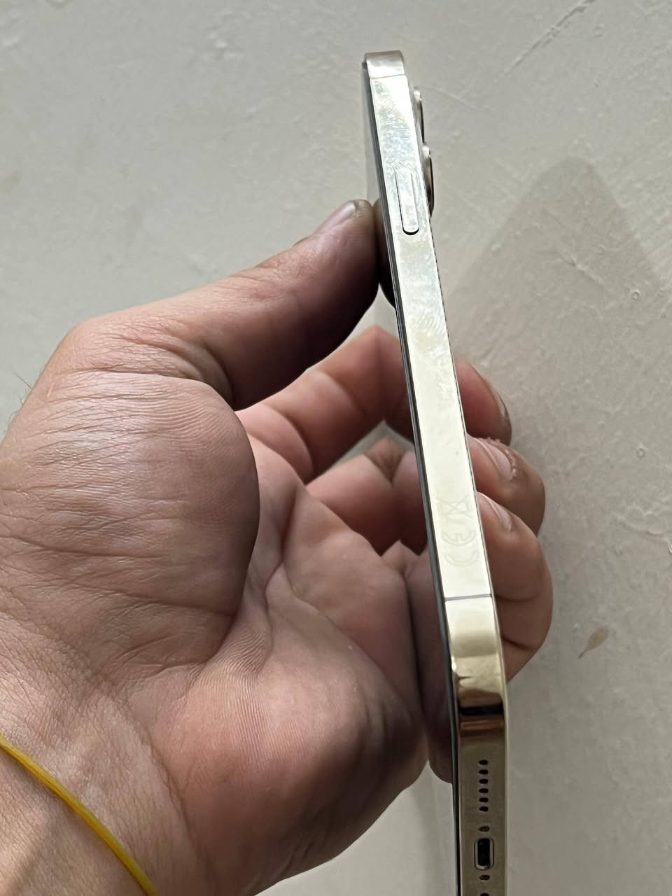 سلام عليكم
12برو ماكس 

نموذج M 
ذاكره 256
بطاريه مبدله افضل نوعيه 
وشاشه مبدله اصليه 
جهاز نظيف جدا 
تواصل واتساب وماسنجر ع الرصيد ممتوفر مغلق 
***********
