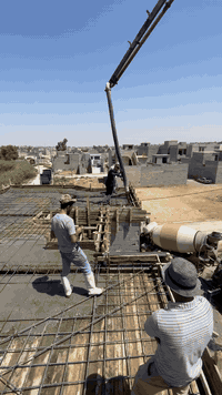 السلام وعليكم 
بم شونك للبيع 
موديل 92 شرط الشغل والفحص 
28 متر ارتفاع سنويه جديده رقم دهوك بسمي 
جهاز بلاتوث حوض مقصات بلادي بم موجود بل موصل
سعرو)(4) بي مجال)(***********
