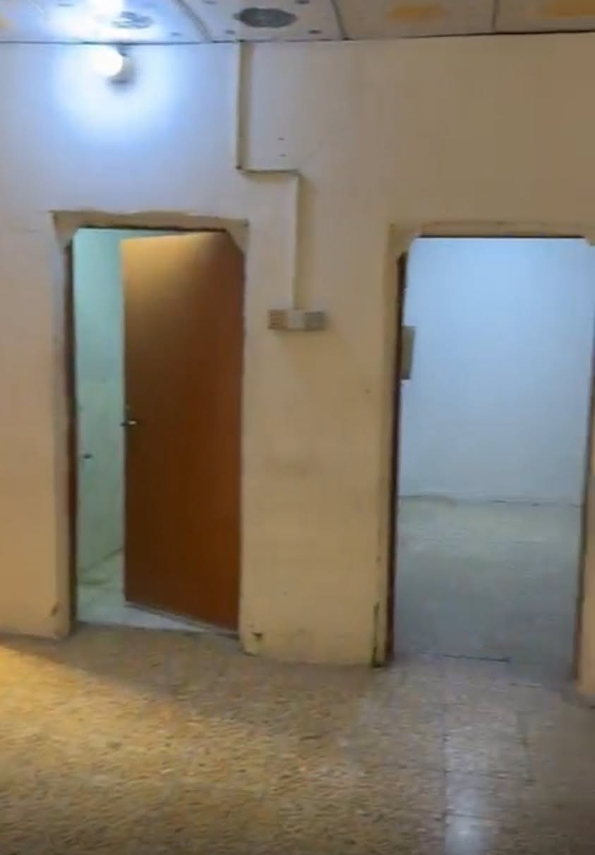 شقه درج للايجار في الطوبه والنخيله تحتوي على غرفتين وصاله ومطبخ ومشتملات
واتس ***********
