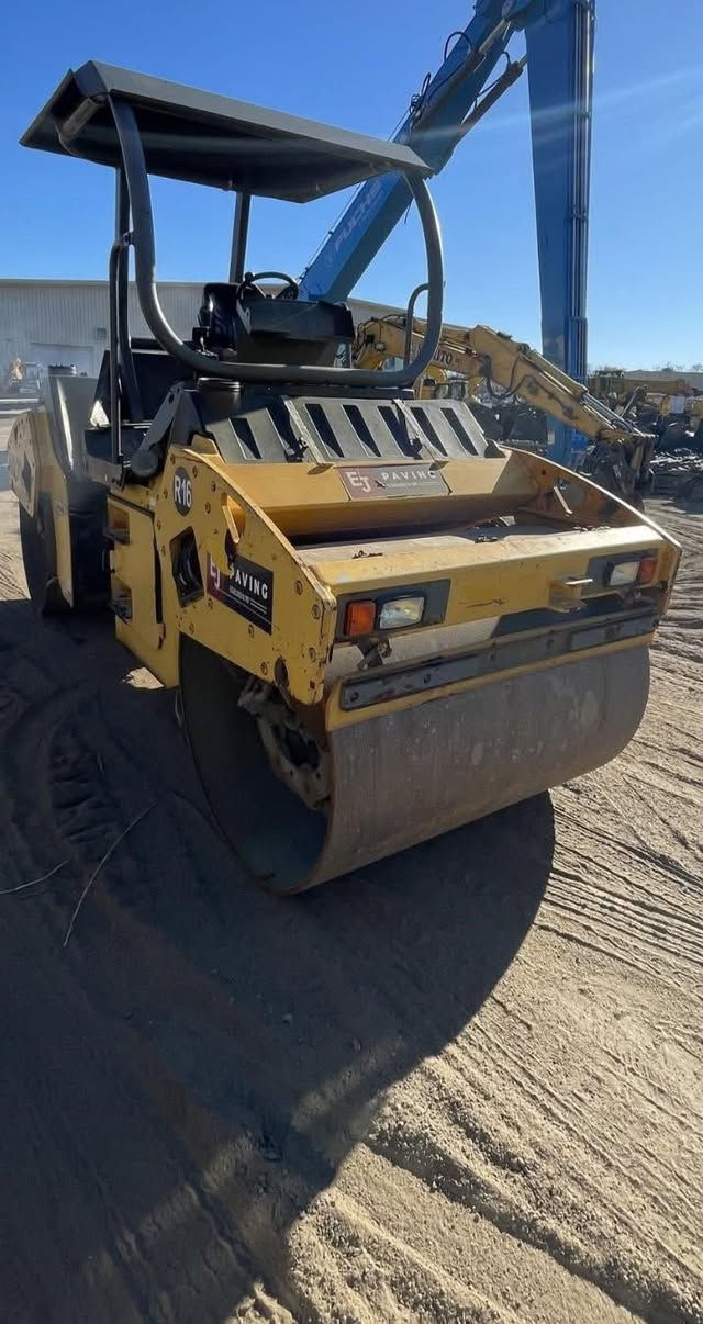 للبيع حادله هام حجم 70استيراد جديد مامشتغله بالعراق موديل 2011رقم فحص  (المحرك گايم)السعر 275ورقه المكان كربلاء للاستفسار ***********
