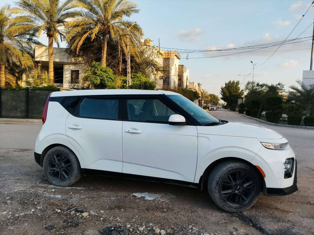 السلام عليكم 
للبيع 
كيا صول وارد امريكا 
موديل2022
رقم بابل 
ضررها فقط مقدمة البنيد 
والباقي مكفول 
صور الحادث بالمنشور 
السياره جديده وجاهزه 
فول مواصفات 
بصمه تشغيل
تشغيل عن بعد 
فتحه سقف 
رادارات
كشن كهرباء 
شاشه كبيره 
ويل كب رياضي 
شحن وايرلس
تحديد مسار 
وبعد مواصفات
السياره ماشيه44
من امريكا36
الشراي يتصل 
مكاني بابل شارع60 مجسر الثوره 
***********
مكينه2000 دوش
