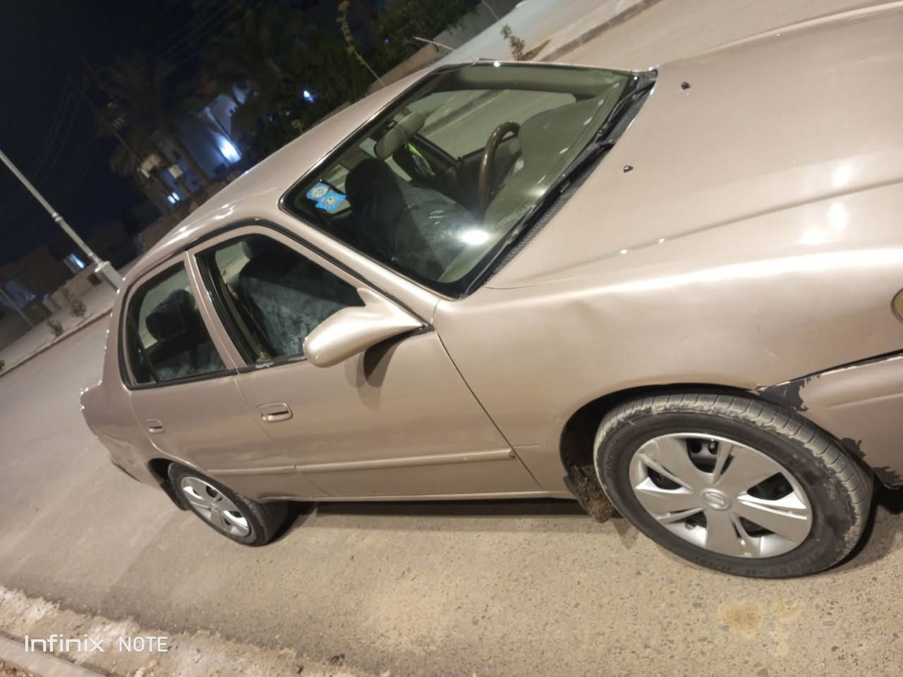 كورلا 2000 للبيع نضيفه ما عايزها شي كلها شغاله 
تخم تاير جديد درايم شفتات جديد سيارة خير من اللة 
السعر 55$
***********
