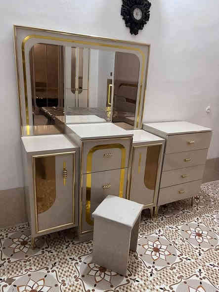 اريد للبيع غرفه جديد كلشي
