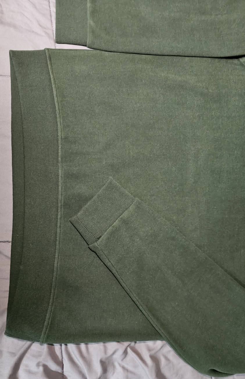 التميز يناديك 

يتوفر لدينا  سويترات  عالية الجودة  بتصاميم  أنيقة  تخفيضات 

خامه قطن  

السعر ١٥ الف 

قياسات S,M ,L , XL ...قياسات موفقه في كل صوره 

شاهد الصور واستمتع  بالخيارات المتنوعة 

للمزيد من المعلومات  او الطلب ، تواصل  معنا  على الخاص  او التواصل  على الواتسآب عبر رقم  الموبايل  ***********
