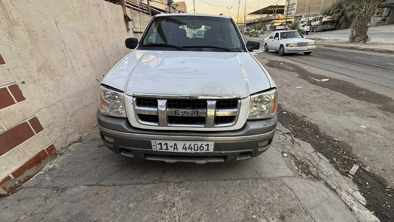 السلام عليكم سياره أزوزه ياباني موديل 2006 سياره خير من الله مكفوله من محرك وكير وبتريد شغال و تخم تايرات جديد وصدر كامل مكفول سياره اي نقص ما بيها سياره بسمي تحويل ثاني يوم العنوان بغداد هذا رقمي *********** موجود واتساب هم سياره رايدها 60 وبيها مجال
