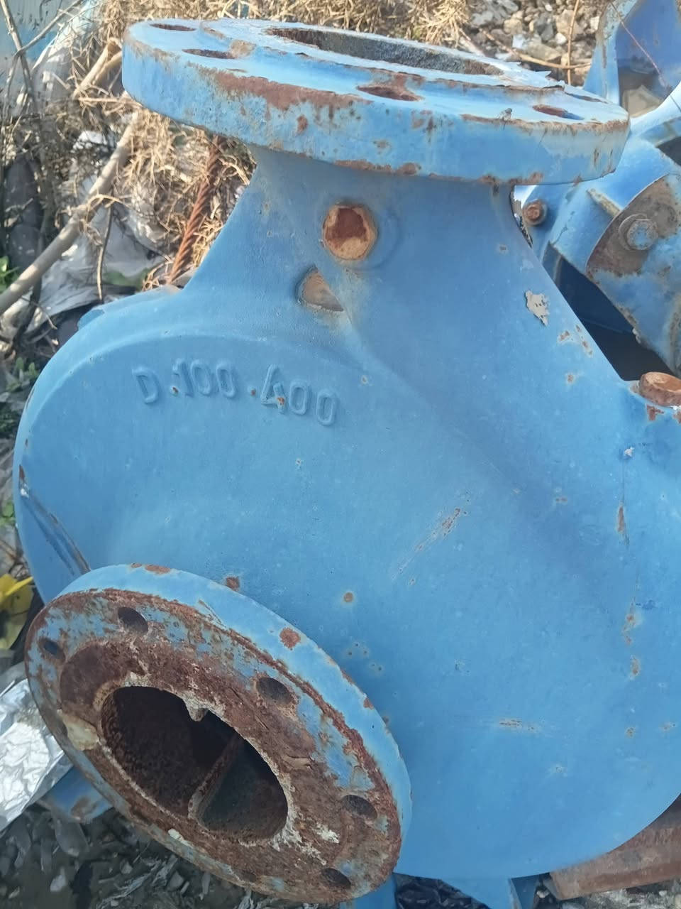 مضخات ماء عدد ٦ للبيع ***********بسعر مناسب
