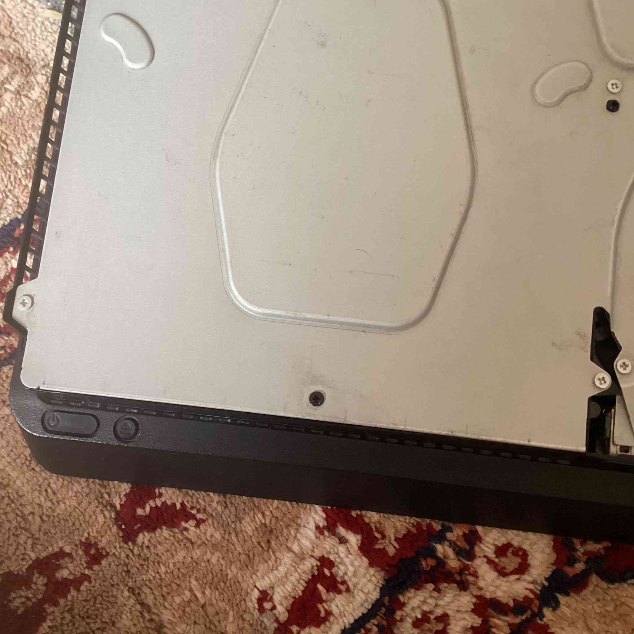 السلام عليكم 
عندي بلي فور مهكر نضام 11(دنكل)
لوك ستيكر لا مفتوح ولا مصلح مداخل صيانه ابداً 
البلي مآبي صوت ابداً 
البلي نضيف جداً  النضافه 100‎%‎
البلي ما بي اي خلل ولا اي شخط 
البلي نضيف بمعنى الكلمه 
يحتوي عله 2جوستكات
كيبل تشغيل
كيبل HD
للتواصل معي خاص (ماسنجر)

السعر :(365)الي يشهد مشتري ب 400
وبي مجال للشراي 
رجاءً إذا ماتشتري لا تراسلني 🩵.


**إذا كنت صاحب هذا الإعلان وتريد حذفه لأي سبب، رجاءا أرسل رسالة إلى الدعم الفني**