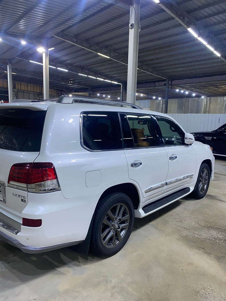 السلام عليكم لكزز 2014 بيها أربع صابيع بارد وشبر صبغ والباقي كفالة مكانها بالبصرة السعر 410$وبيها مجال *********** Singapore
