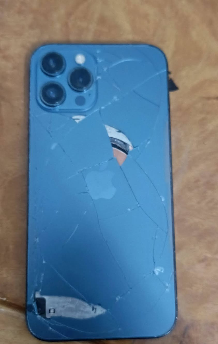 السلام عليكم ايفون12برو ماكس للبيع مبدل شاشه وبطاريه اصليات مكسور ضهره ويشغل خط اكتروني سعر 250وبي مجال


**إذا كنت صاحب هذا الإعلان وتريد حذفه لأي سبب، رجاءا أرسل رسالة إلى الدعم الفني**