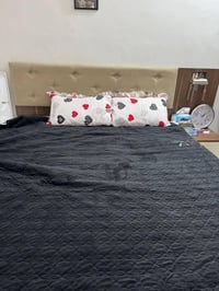 للبيع • أسعار مناسبة • غرفة خشب