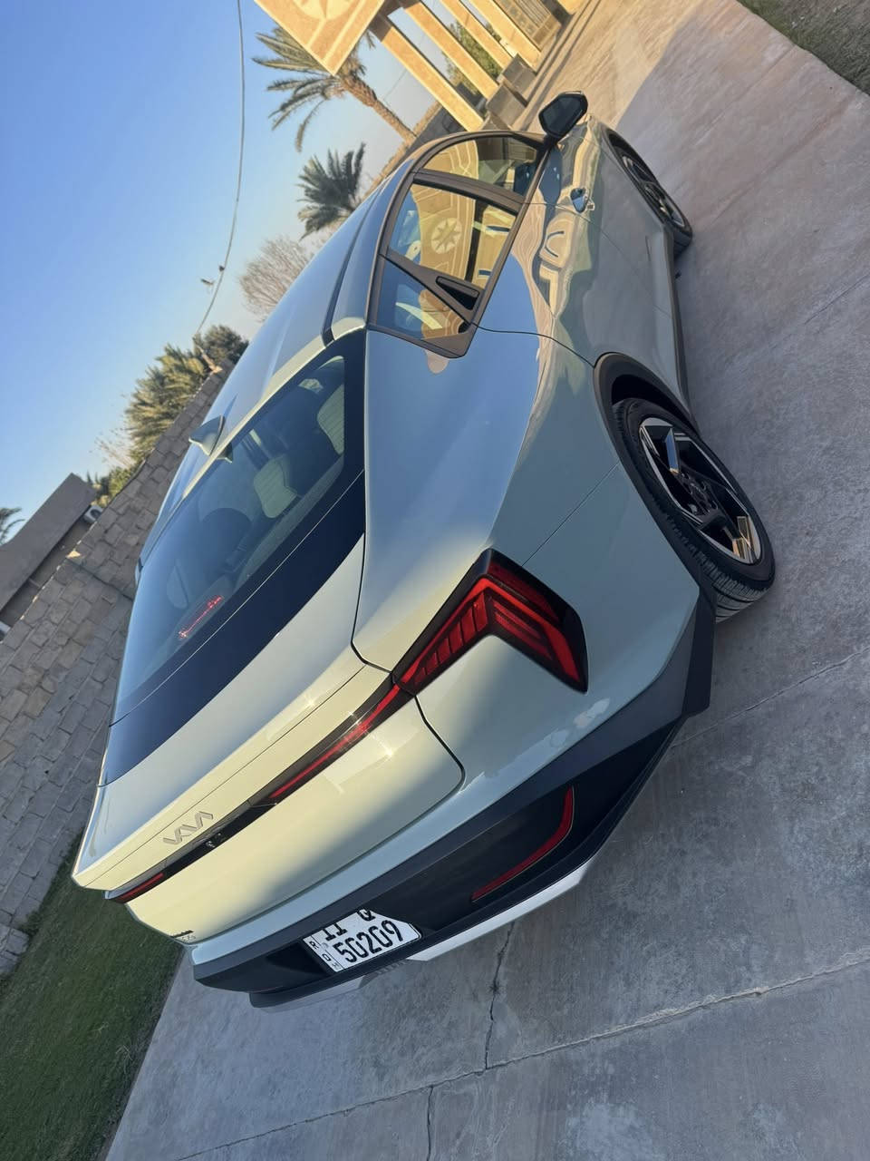 سلام عليكم k4 للبيع
أمريكي موديل 2025 

ماشيه 7 آلاف 

بصمه 

سايد بريك بصمه 

اوتو هولد 

داخل زيتوني

تشغيل عن بعد 

رادار امامي خلفي جانبي 

شاشه جبيره متصله 

بكلايت لد 

مازده لد 

حادث جزء صبغ بنيد بدون ايرباك سياره بدون دواخل 

بدون لغد كله سليم 

بغداد اب اسمي سياره 

العنوان بغداد الدوره المهديه الثانيه 

السعر190$ بيها مجال 

الهاتف ***********
