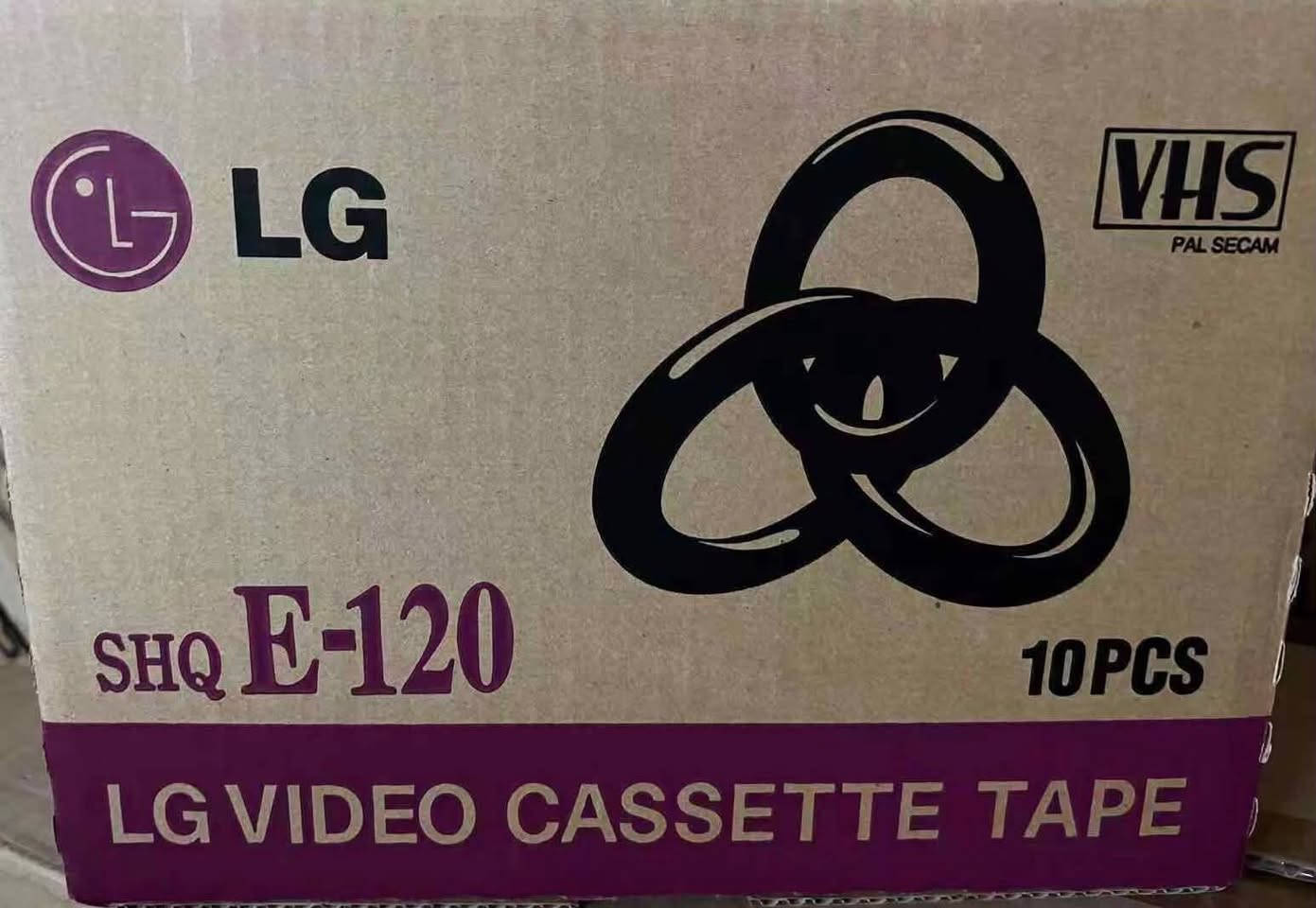 للبيع كاسيت فيديو VHS
120 دقيقة ماركة LG جديد ما مستعمل
السعر 3000 دينار للقطعة
موجود 70 قطعة


**إذا كنت صاحب هذا الإعلان وتريد حذفه لأي سبب، رجاءا أرسل رسالة إلى الدعم الفني**