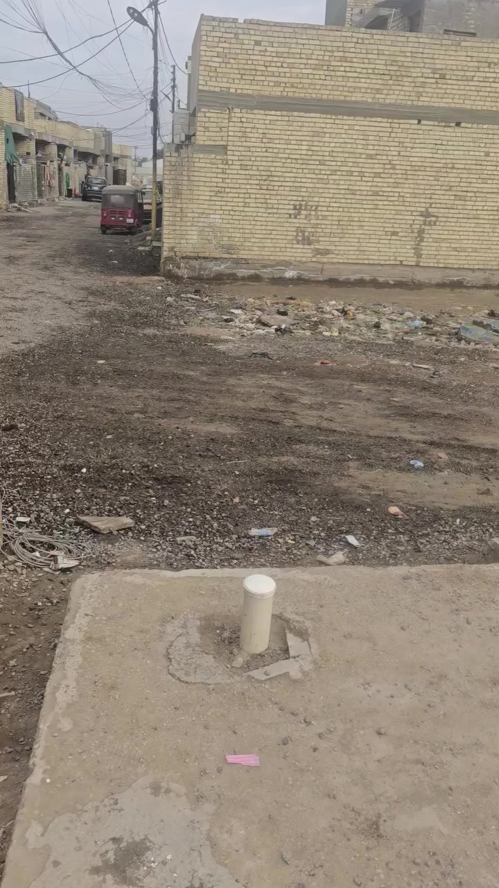 السلام عليكم قطعة ارض واجهة 14نزال14 المساحة196متر سند 25 ثاني يوم اقرار محكمة بسمنة ماء كهرباء مجاري استفسار *********** العنوان الامين السدة الثانية
