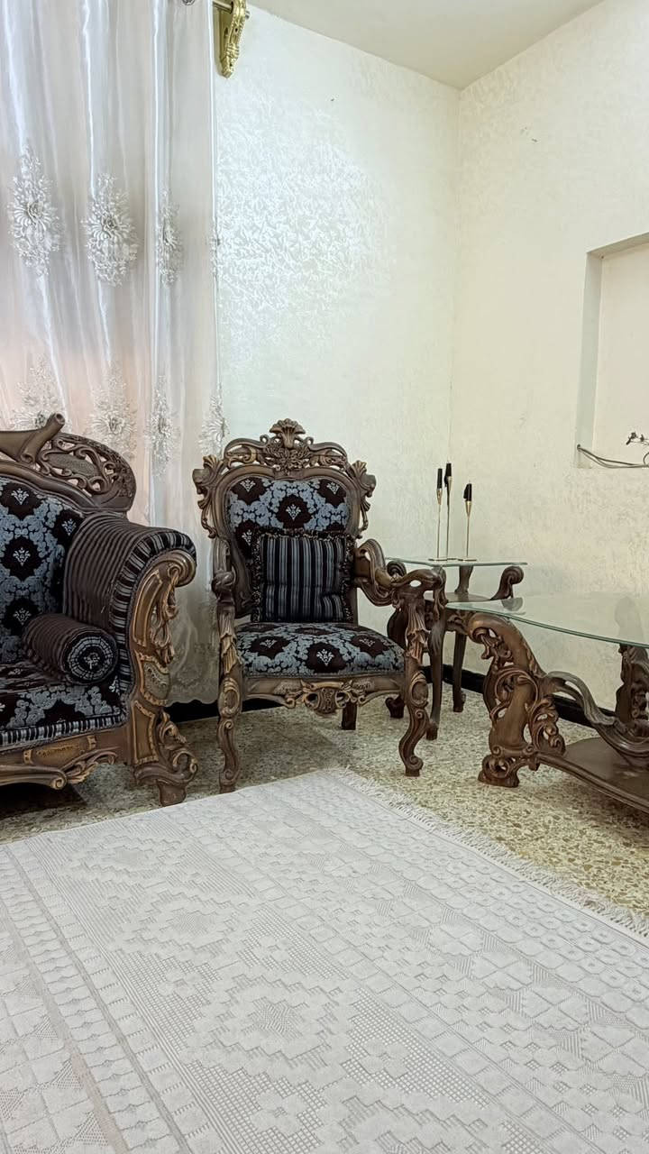 تخم قنفات ملكي٩ مقاعد نظيف مابي ضرر 
السعر 600 بي مجال 
مكان المنصور


**إذا كنت صاحب هذا الإعلان وتريد حذفه لأي سبب، رجاءا أرسل رسالة إلى الدعم الفني**