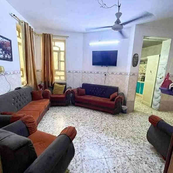 السلام عليكم
دار للبيع مساحته 200 متر ركن  طابو صرف  في منطقه حمزه الدلي يبعد عن الشارع ٣٠٠ متر
 البيت طابقين والبناء حديث ٢٠١٨
الطابق الاول.. 
غرفه نوم وهول واستقبال ومطبخ ومجمع صحيات
الطابق الثاني.. 
 يحتوي ٣ غرفه نوم وهول ومجمع صحيات
السعر 170 وبي مجال
للاستفسار.
***********
