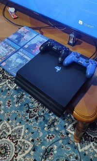 بلايستيشن 4 برو • ١ تيرا • ٦ أقراص