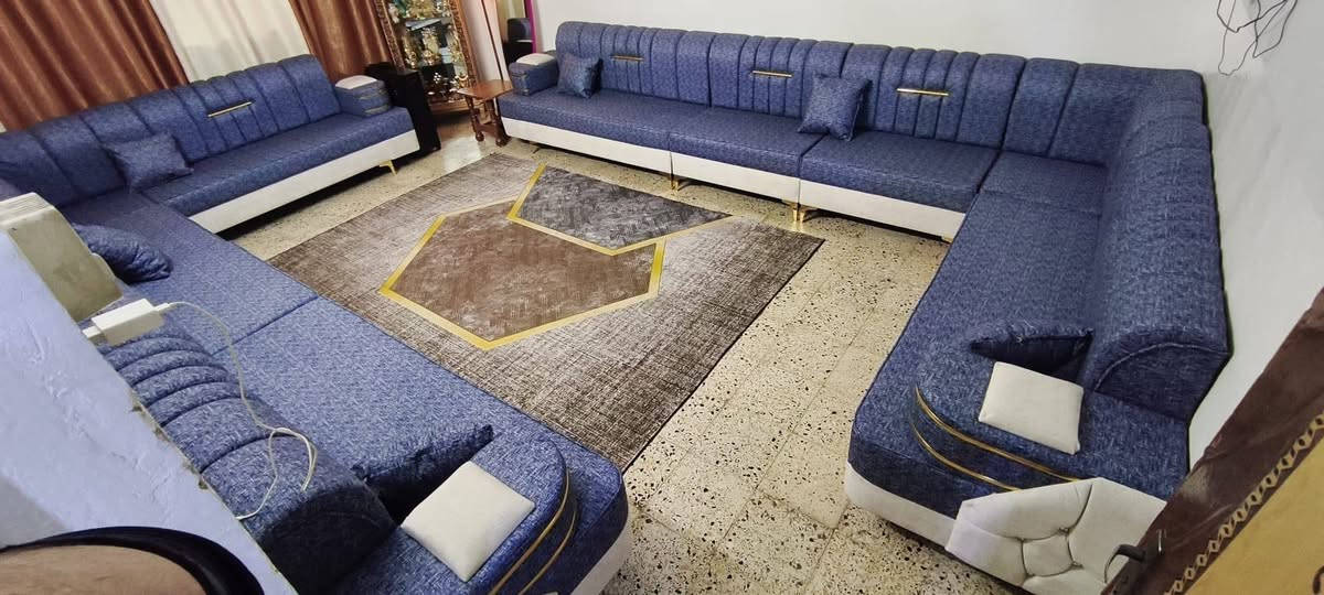 ديوانات جدد 22مقعد 14متر حطاطه بلوك اسود وست كوشات ويا السعر 750مكان هبهب الشراي يتصل ***********وتساب
